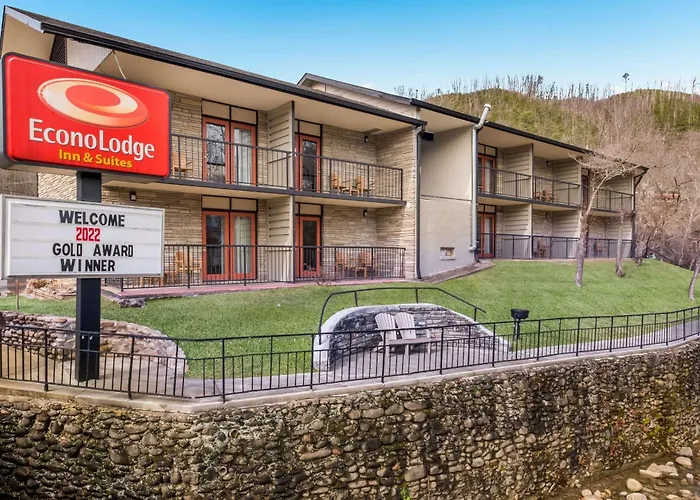 Top Cheap Hotels in Gatlinburg with Indoor Pools
