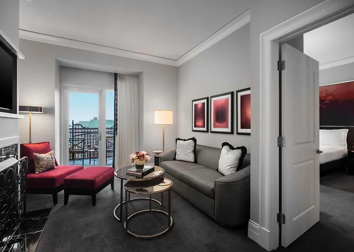 Ultimate Chicago Hotels Offering Soaking Tub Bliss